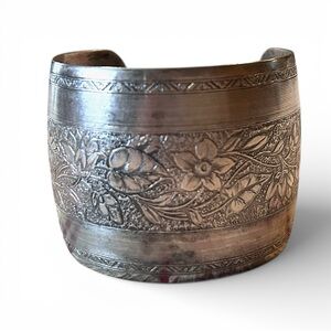 Vintage Silver Metal Cuff Art Nouveau Victorian Floral Detail Boho Wide Bracelet
